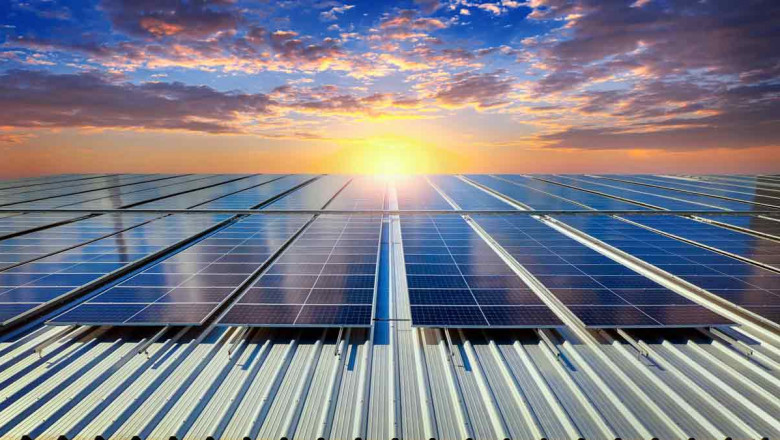 DIY vs.Professional Solar Installation: Which One Saves More Money?