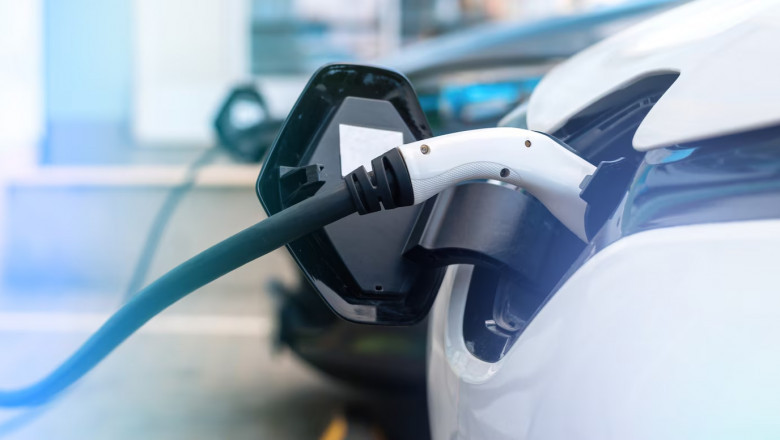 Charge Up & Fly Out: Your Guide to Airport Parking with EV Charging at Dayton International Airport