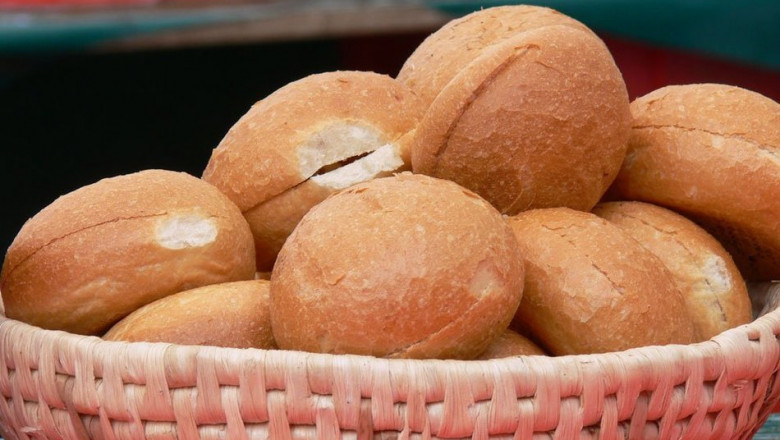 Bread and Roll Market Competition Intensifies with Innovative Branding and Product Differentiation Tactics