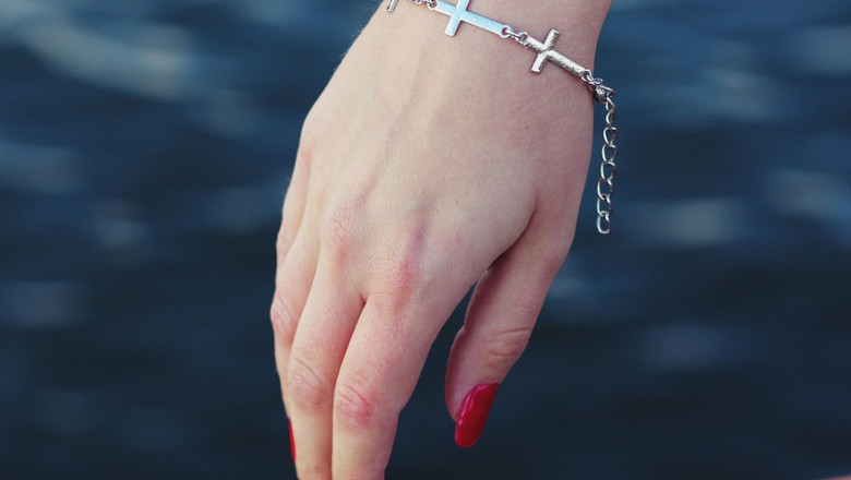 Profitable Trends in Sterling Jewelry: Why Wholesale Silver Bracelets Are a Must-Have