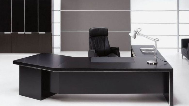 Choosing the Right Meeting Table for Your Office Space