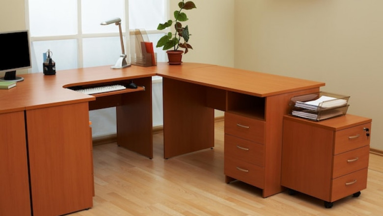 Upgrade Your Workspace with U-Shaped Desks and Premium Office Furniture Online from www.cubicles.shop