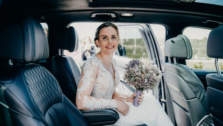 Why a Sedan Limo is Ideal for Wedding Guest Transportation