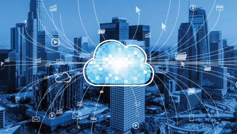 AI Synergy in Cloud Communications with Next-Gen Data-Center Networks