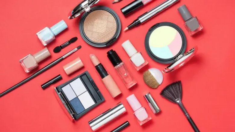 Makeup & Accessories Market expands as subscription boxes drive repeat purchase and brand loyalty