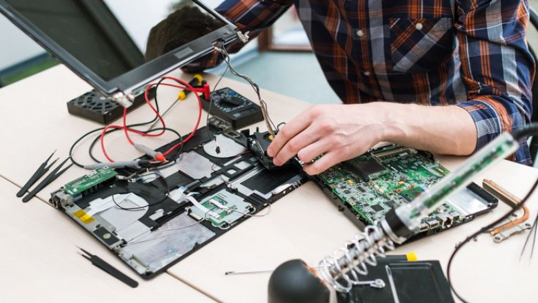 Authorized vs. Third-Party MacBook Repair Shops in Dubai – What Do You Prefer?