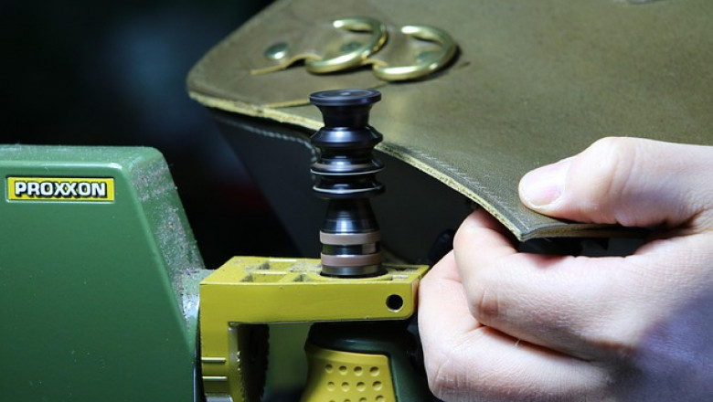 Shoe And Bag Repair