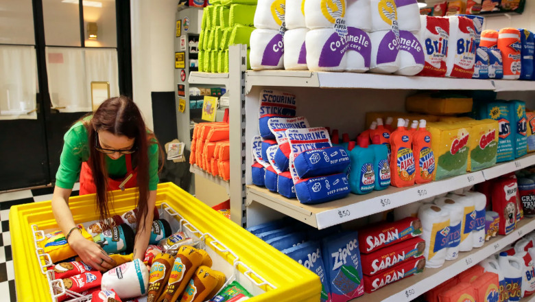 Bags, Bodegas, and Bananas: Grocery Life in New York