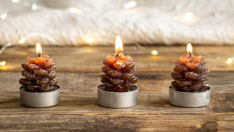 Are the pinecones and branches real, or are they artificial?