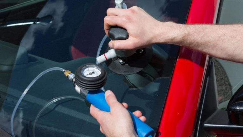 Quick, Trusted Services for Auto Glass at Your Doorstep in Toronto.
