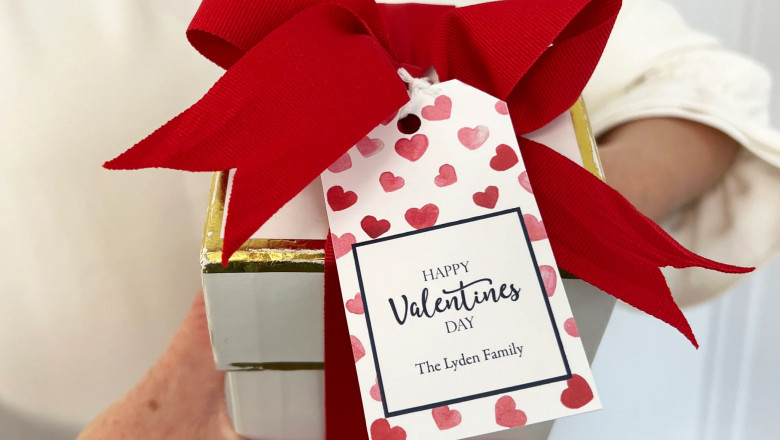Unleash Boutique Charm: Stunning Die-Cut Tags at Unbeatable Prices!