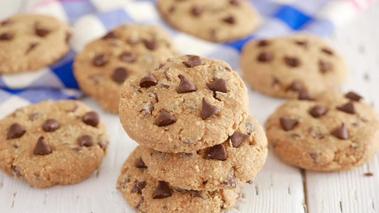 Best Chocolate Chip Cookie Recipe (Easy & No Bake!)