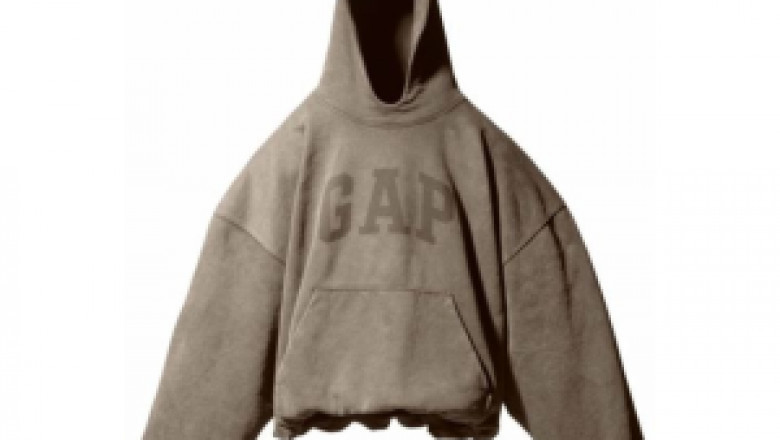 Minimalist Silence vs. Graphic Mayhem: The New Streetwear Code