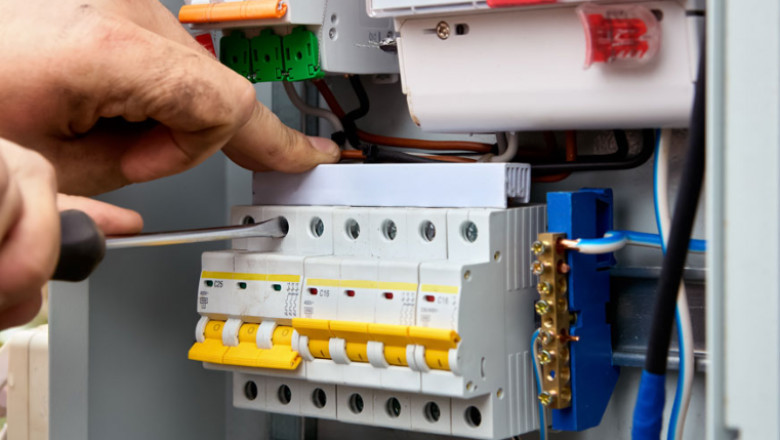 Breakers, Panels, and Fuses Installation &amp; Replacement: A Homeowner’s Guide