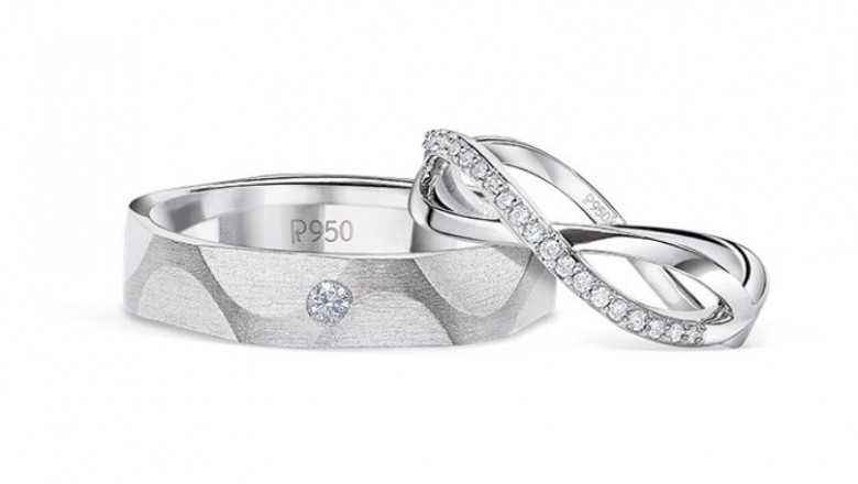 Celebrate Eternal Love with Elegant Platinum Bands Rings