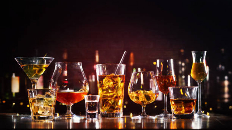 Alcoholic Beverages Market is expected to reach USD 545.17 billion by 2032, Halewood Sales (U.K.),Diageo (U.K.),ASAHI GROUP HOLDINGS, LTD. (Japan),Bacardi (Bermuda)