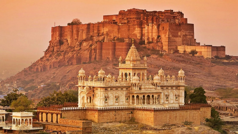The Land of Kings: Exploring the Majestic Forts and Palaces of Rajasthan