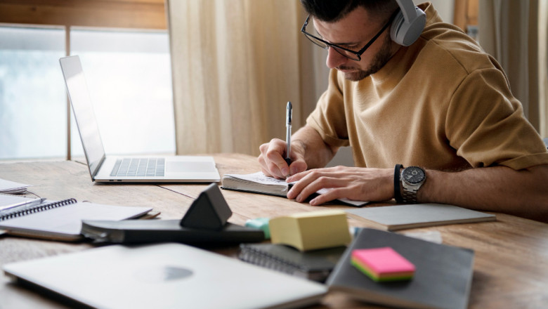 How E Book Writing Services Can Expand Your Audience