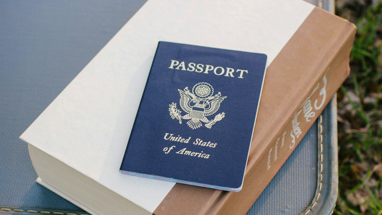 Twelve Ways to Talk To Someone At United Airlines