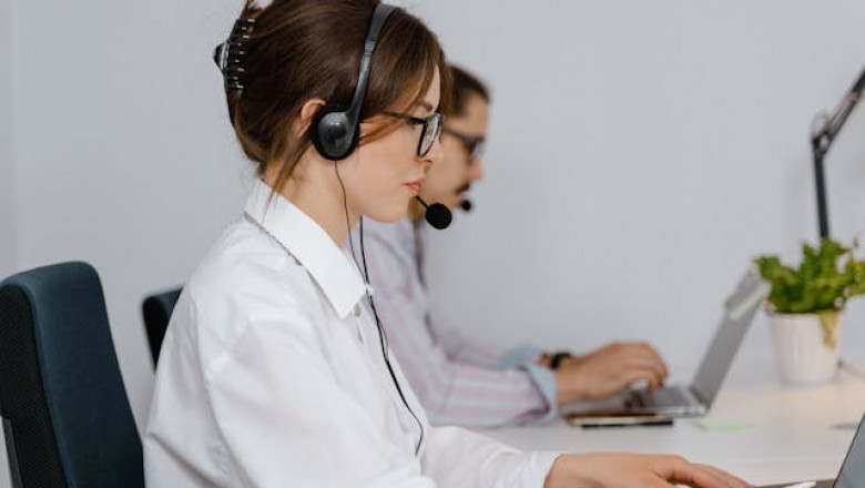 12 Ways to Talk to Someone at Air Canada Agent