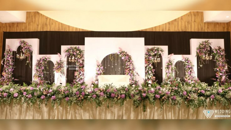 Customized services by a professional wedding decorator in Pune