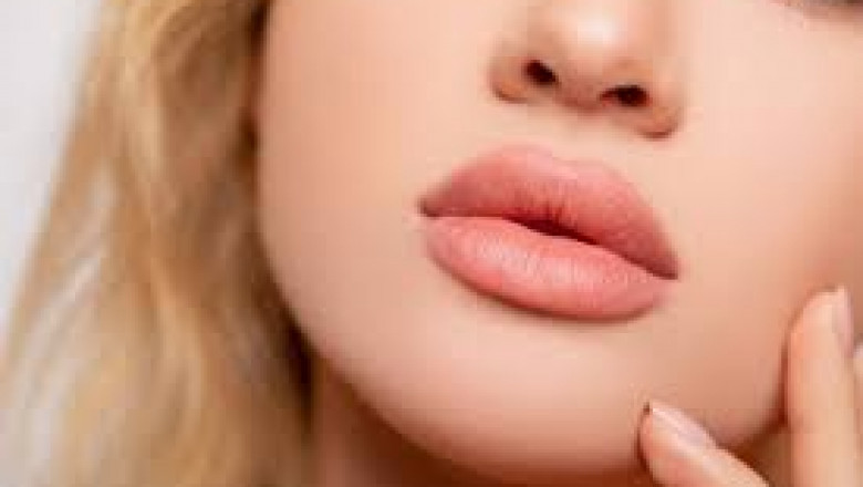The Best Age to Start Lip Fillers Injection