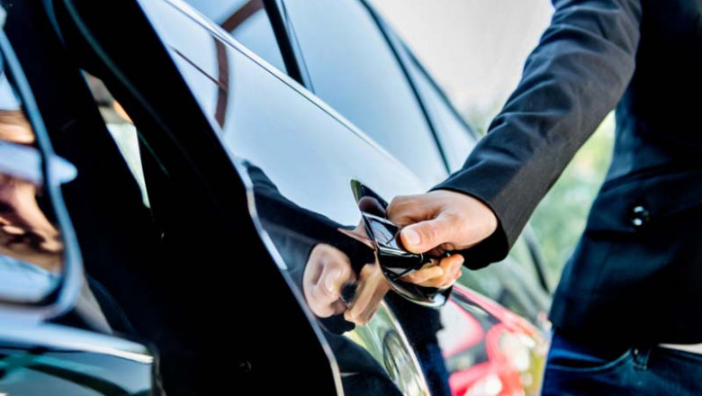 Luxury Travel with 8 Chauffeurs