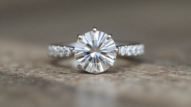 Why More Couples Are Choosing Lab Grown Diamonds for Engagement Rings