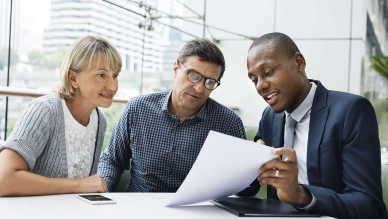 Small Business Lending Market Segmentation by Platform: Online vs Traditional Lending