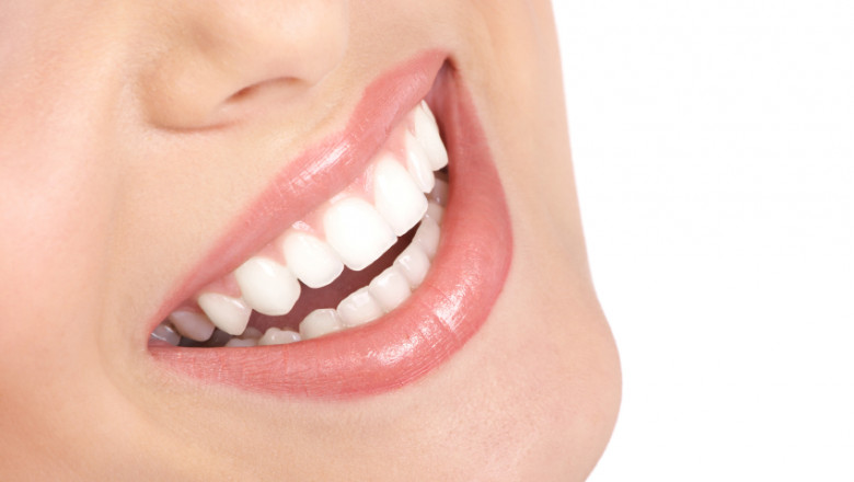 How Dubai Dental Clinics Set Their Prices for Cleaning Service