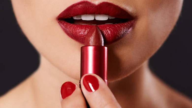 Top Lipstick Picks in India: Matte, Glossy & Long-Lasting Shades
