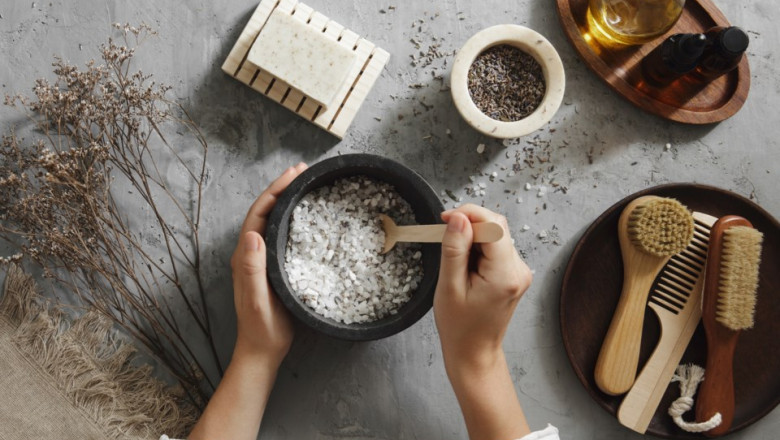 Waterless Cosmetics Market Thrives as Beauty Brands Shift Toward Solid, Oil-Based, and Powder Formats