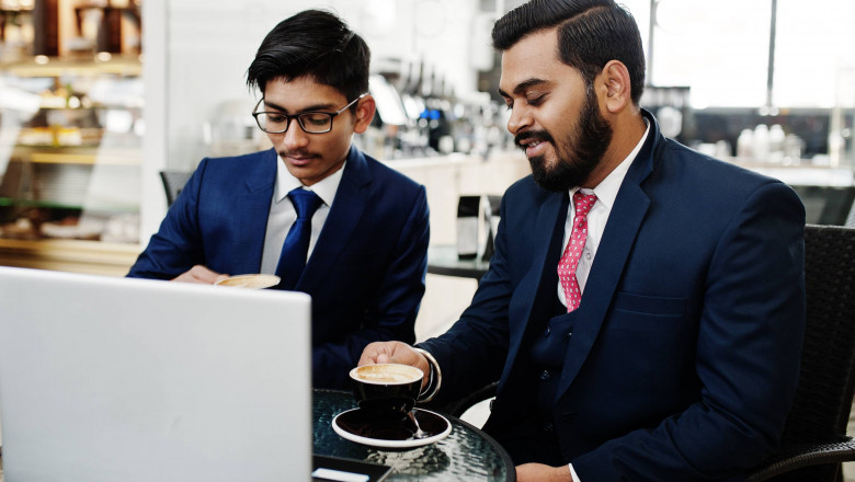 Why Business in UAE Prefer MaxHR in 2025