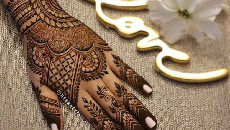 2025’s Trending Stylish Back Hand Mehndi Designs You’ll Be Obsessed With