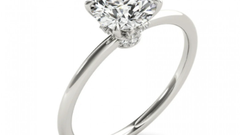 Unlocking Elegance: A Guide to Hidden-Halo Engagement Rings for Corporate Professionals