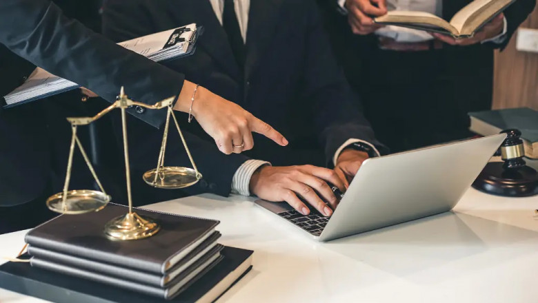 Types of Lawyers in Dubai