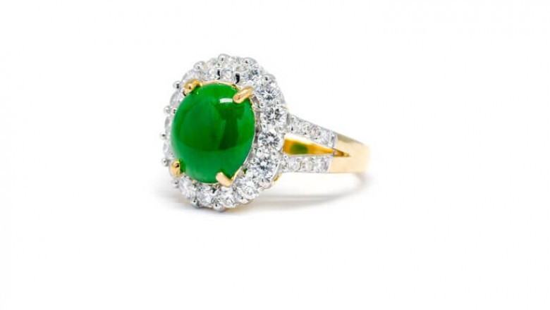 Why Emerald-Cut Diamond Engagement Rings Are the Ultimate Symbol of Elegance
