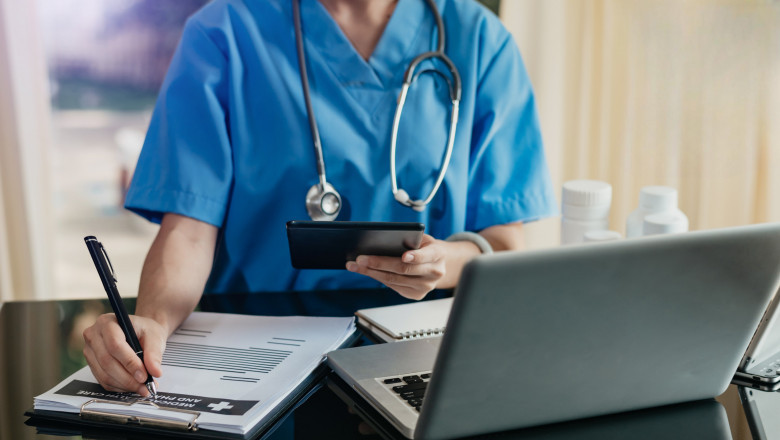 Why Medical Scribe Work Looks Great on Any Med School Resume