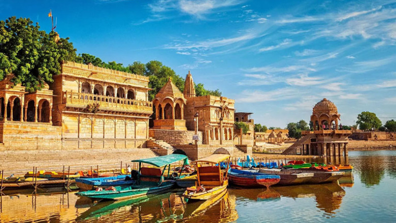 Explore the Beauty of Gadisar Lake Jaisalmer in Rajasthan