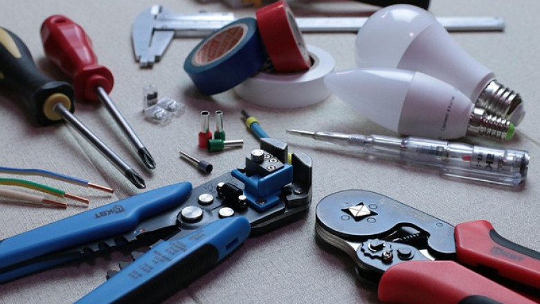 How to Choose the Right Electrician in Birmingham