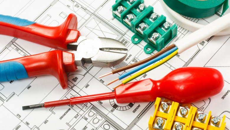 Elektroinstallationsmaterial und Handwerksbedarf kaufen im Komplettpaket – Die Vorteile auf einen Blick