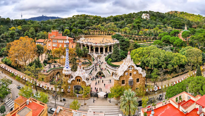 Discovering Antoni Gaudí's Masterpiece: A Journey Through Park Güell