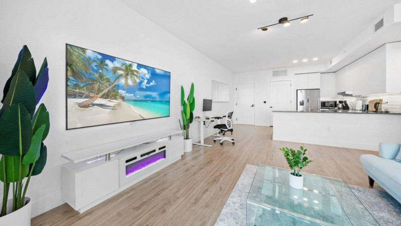 Dive Into Glamour: Miami Swim Week 2025 and the Allure of Private Villas in Miami