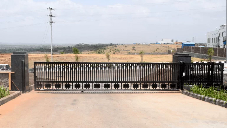 Industrial Automatic Entrance Gates Manufacturer | NIHVA
