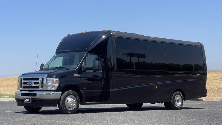 Eddie Limo Launches the GM28 Ford E450: A 23-Passenger Luxury MiniBus