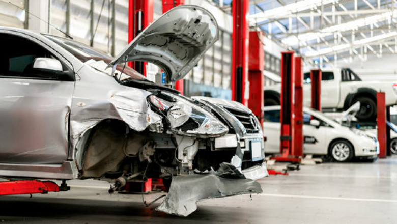Automotive Collision Repair Market Impacting Factors Include Technology, Insurance Policies, and Vehicle Complexity
