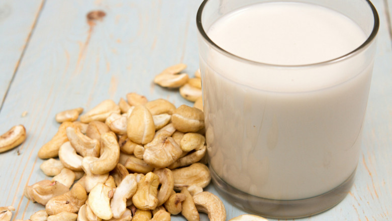 Cashew Milk Market Segmentation: Exploring Product Types, Packaging, and Distribution Channels.