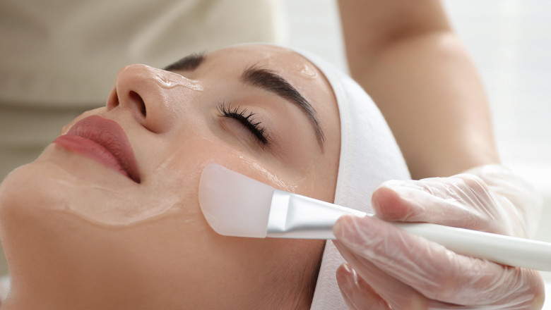 Chemical Peels in UAE: Medium Peel Benefits