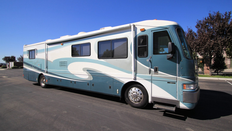 How to Choose the Right RV Dealer for Your Adventure