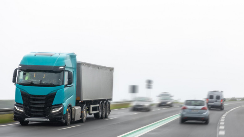 How Customer Reviews Influence Haulage Choices in the UK